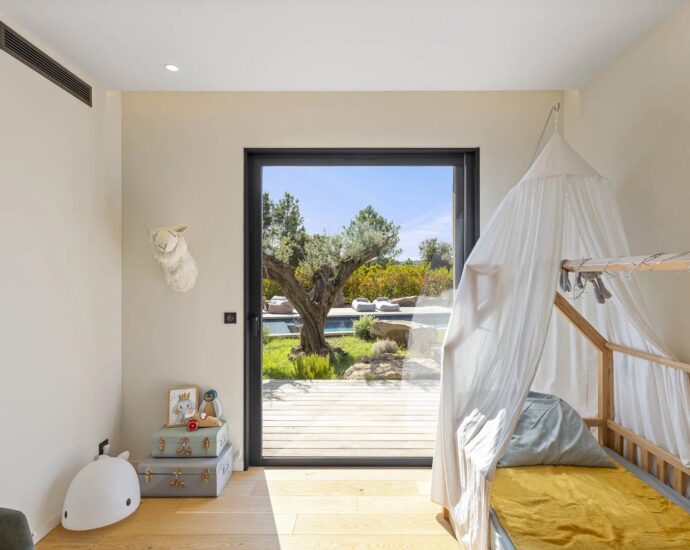 Araggio, Near Porto-Vecchio, Stone Architect-Designed Villa, 4 Bedrooms, Swimming Pool, Expansion Potential, Close to Beaches