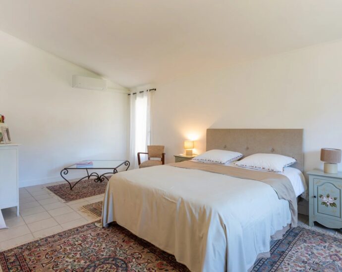 Biguglia, proche Bastia, Villa plage à pied, 4 chambres, vue dégagées sur les montagnes