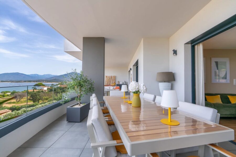 Exclusivité, Porticcio, appartement vue mer panoramique, 2 chambres, terrasse, parking, plage à pied