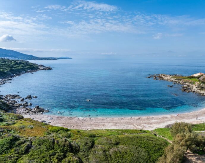 Corbara, Marine de Davia, villa 3 chambres, piscine, vue mer panoramique, plage à pied