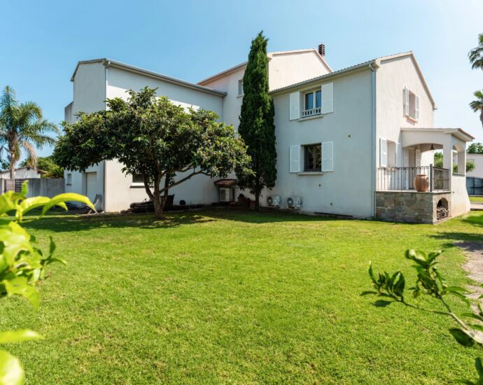 Costa Verde, Talasani, Villa, 4 chambres, piscine,  plage à pied et proche Bastia