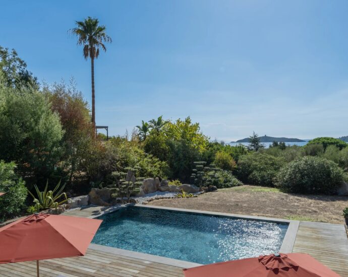 Exclusivité, Pinarello, Villa vue mer, 4 chambres, piscine, plage à pied