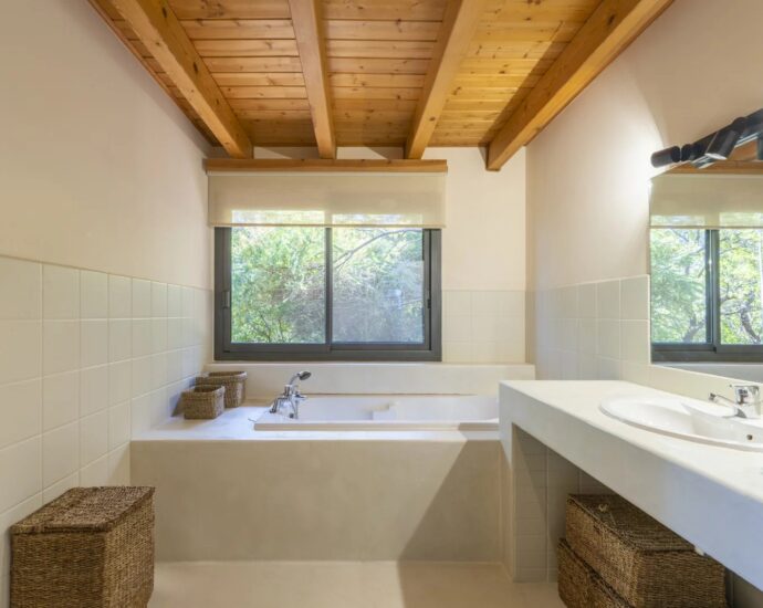 Porto-Vecchio, 3 villas, 7 chambres, piscine, vue mer et montagnes, proche plage