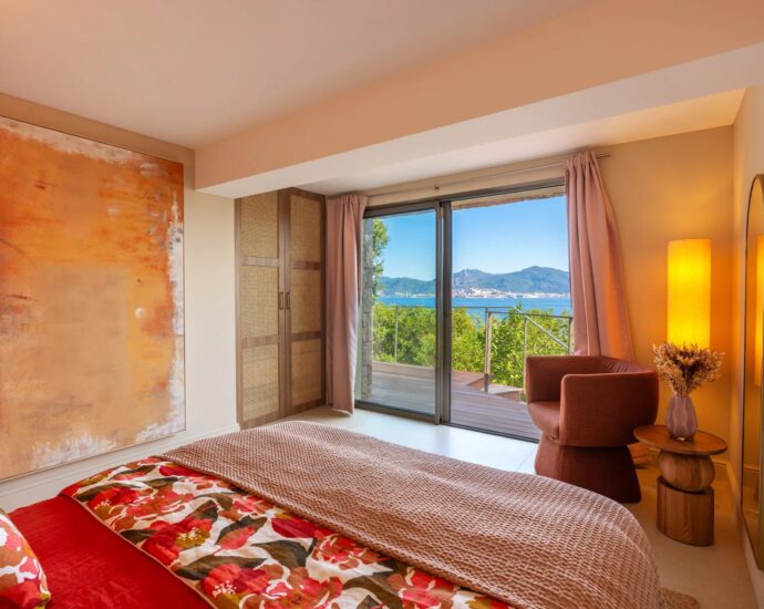 Porticcio, Rive-Sud d&rsquo;Ajaccio, Villa type bergerie, 4 Chambres, vue mer panoramique, plage à pied