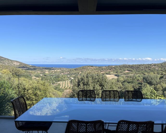 Aregno, proche L&rsquo;Ile Rousse, Villa 3 chambres, piscine, vue panoramique, proche plage