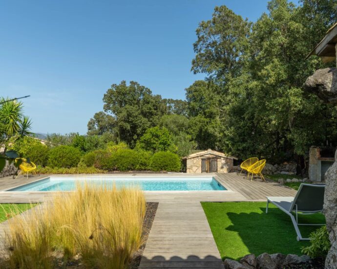 Produit rare : Bergerie d&rsquo;architecte neuve avec quatre chambres et une piscine à Porto-Vecchio
