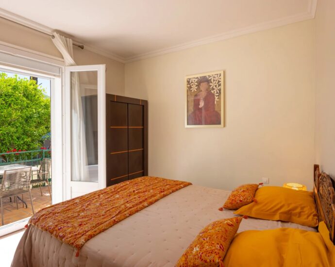 Biguglia, proche Bastia, Villa plage à pied, 4 chambres, vue dégagées sur les montagnes