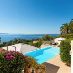 Ajaccio, route des Sanguinaires, Villa vue mer panoramique, 5 chambres, piscine à débordement, plage à pied