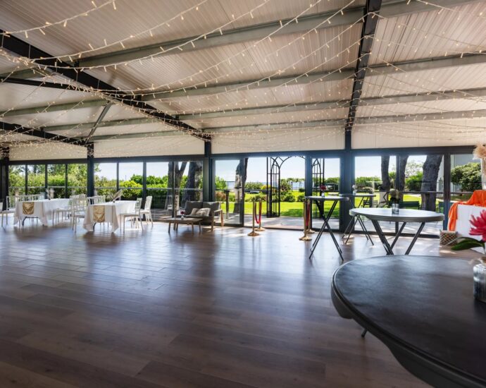 Cap Corse, Sisco, private waterfront estate, 4 units and direct access