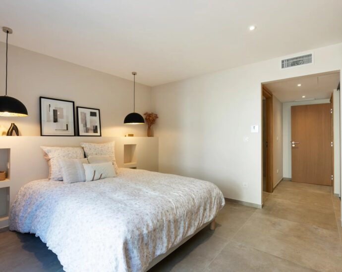Exclusivité, Calvi, Villa d’architecte avec vue mer, 5 chambres, piscine chauffée, proche plage