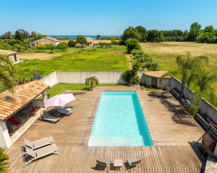 Costa Verde, Talasani, Villa, 4 chambres, piscine,  plage à pied et proche Bastia