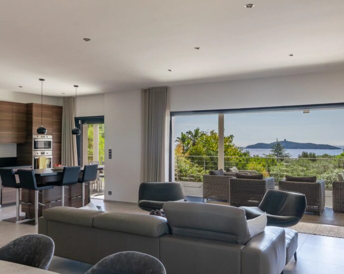 Exclusivité, Pinarello, Villa vue mer, 4 chambres, piscine, plage à pied