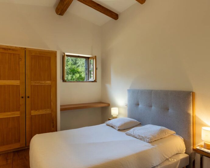Produit rare : Bergerie d&rsquo;architecte neuve avec quatre chambres et une piscine à Porto-Vecchio