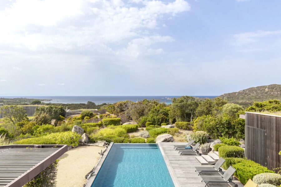 Pianotolli-Caldarello, Villa d’architecte, 5 Chambres, Piscine à débordement, Vue mer, proche plage de Chevano