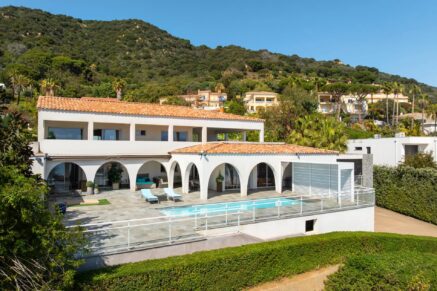 Ajaccio, Route des Sanguinaires, Villa vue mer panoramique, 4 chambres, piscine , plage à pied