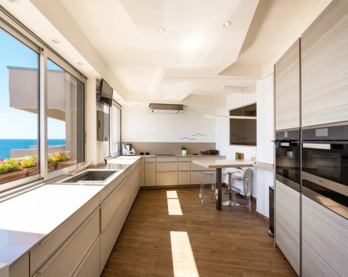 Ville-di-Pietrabugno, Penthouse, résidence pied dans l’eau, vue mer panoramique, ascenseur, 4 chambres, garage, plage à pied