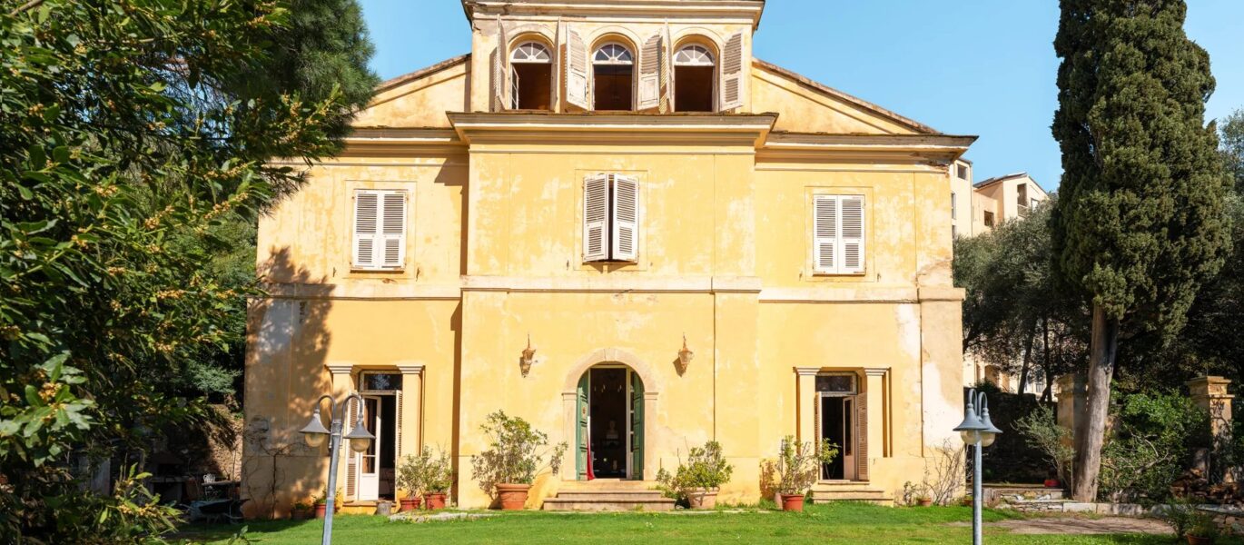 Bastia, Mansion, 4 bedrooms, swimming pool, close to the city center
