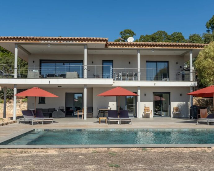 Exclusivité, Pinarello, Villa vue mer, 4 chambres, piscine, plage à pied