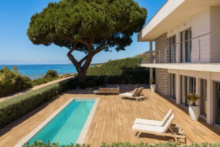 Exclusivité, Ajaccio, Bord de mer, Route des Sanguinaires, Villa vue  mer panoramique, 4 chambres, piscine , plage à pied