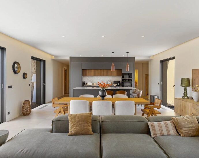 Araggio, Near Porto-Vecchio, Stone Architect-Designed Villa, 4 Bedrooms, Swimming Pool, Expansion Potential, Close to Beaches