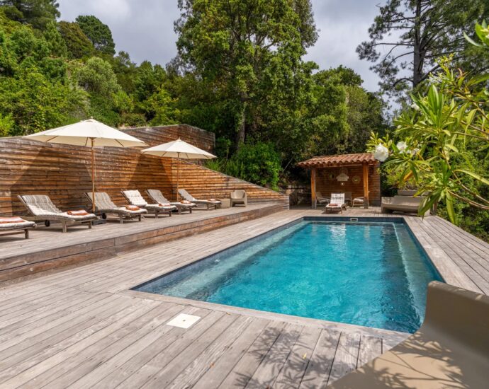 Porto-Vecchio, 3 villas, 7 chambres, piscine, vue mer et montagnes, proche plage