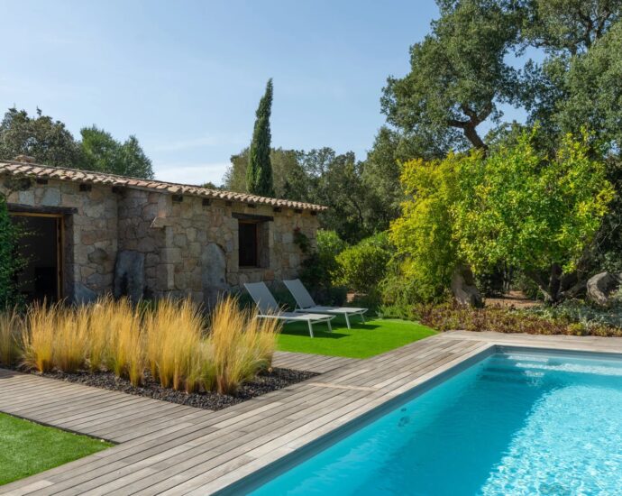 Produit rare : Bergerie d&rsquo;architecte neuve avec quatre chambres et une piscine à Porto-Vecchio