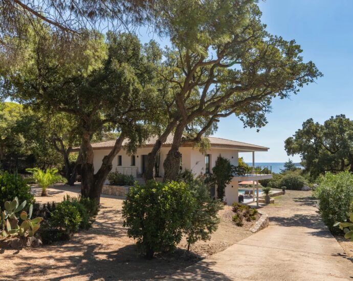 Exclusivité, Pinarello, Villa vue mer, 4 chambres, piscine, plage à pied