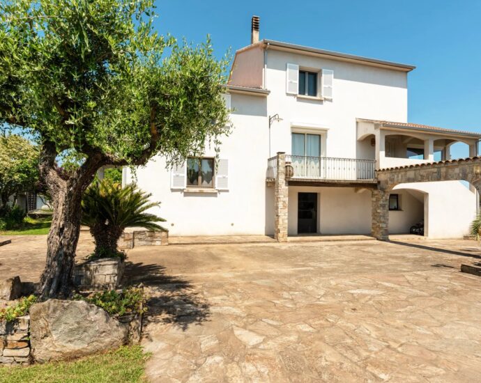 Costa Verde, Talasani, Villa, 4 chambres, piscine,  plage à pied et proche Bastia