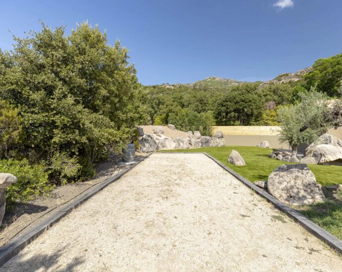 Araggio, Near Porto-Vecchio, Stone Architect-Designed Villa, 4 Bedrooms, Swimming Pool, Expansion Potential, Close to Beaches