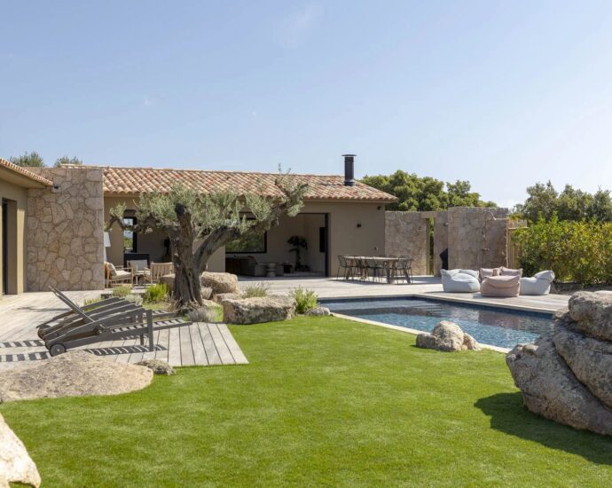Araggio, Near Porto-Vecchio, Stone Architect-Designed Villa, 4 Bedrooms, Swimming Pool, Expansion Potential, Close to Beaches
