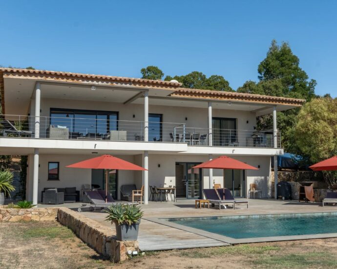 Exclusivité, Pinarello, Villa vue mer, 4 chambres, piscine, plage à pied