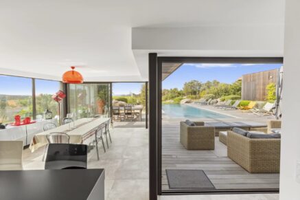 Pianottoli-Caldarello,  Architect-Designed Villa, 5 Bedrooms, Infinity Pool, Sea View , Near Chevano Beach