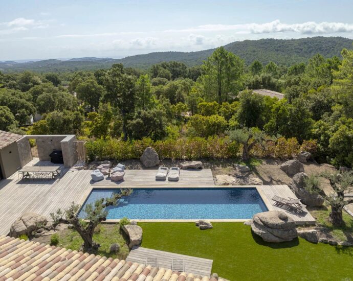 Araggio, Near Porto-Vecchio, Stone Architect-Designed Villa, 4 Bedrooms, Swimming Pool, Expansion Potential, Close to Beaches