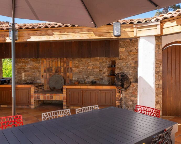 Biguglia, proche Bastia, Villa plage à pied, 4 chambres, vue dégagées sur les montagnes