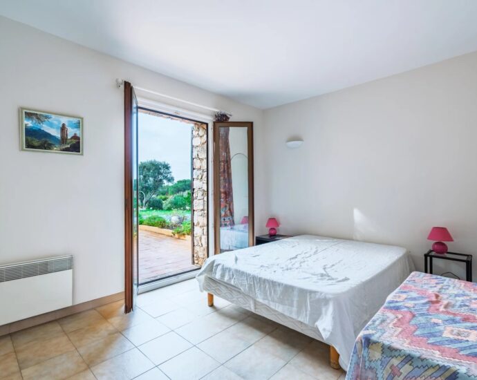 Marine de Davia, villa 4 chambres, vue mer, plage à pied