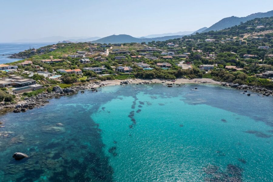 Corbara, Marine de Davia, villa 3 chambres, piscine, vue mer panoramique, plage à pied