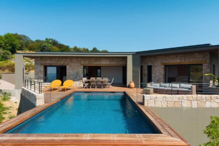 Ajaccio, Salario – Programme neuf, villa contemporaine avec vue mer panoramique, 4 suites, piscine, proche mer