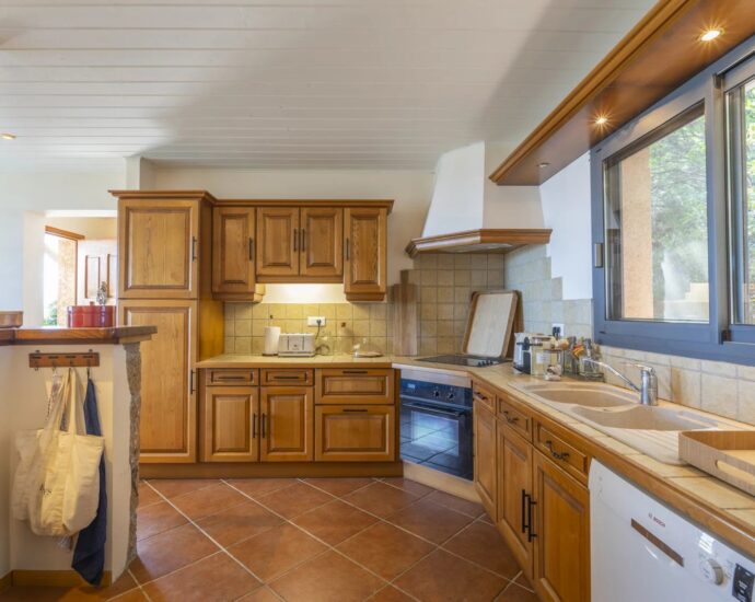 Porto-Vecchio, 3 villas, 7 chambres, piscine, vue mer et montagnes, proche plage