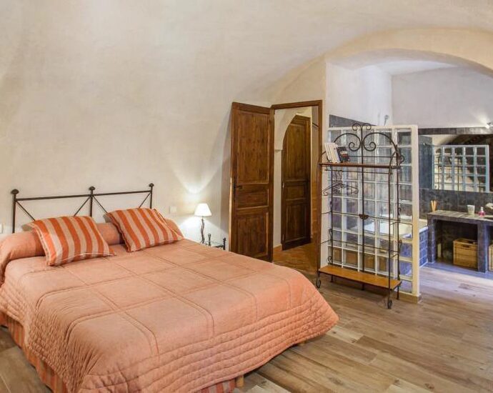 Proche Ile-Rousse, Villa 7 chambres, vue montagnes, piscine.