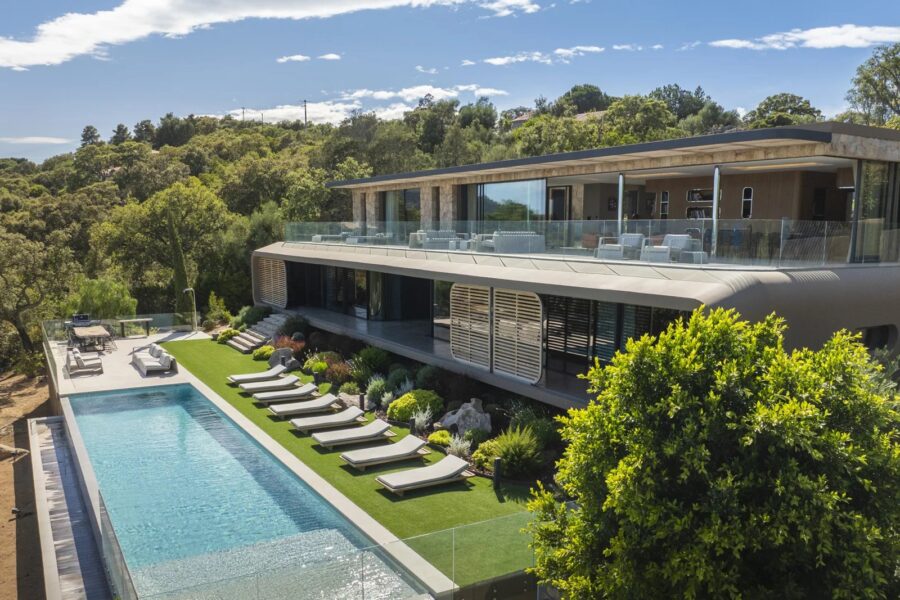 Villa d’exception à Caramontino – Création d’architecte, vue mer panoramique & plage à pied
