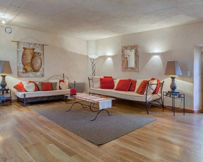 Proche Ile-Rousse, Villa 7 chambres, vue montagnes, piscine.
