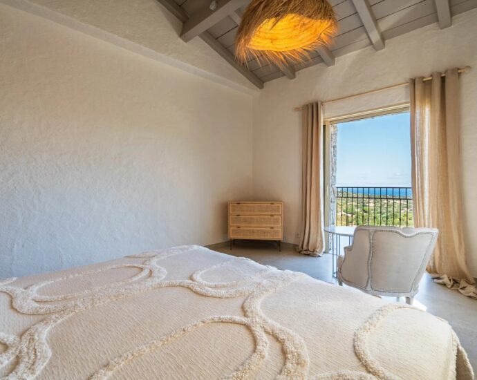 Aregno, proche L&rsquo;Ile Rousse, Villa 3 chambres, piscine, vue panoramique, proche plage