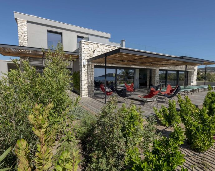 Porto Vecchio, Saint Cyprien, villa 5 chambres, pied dans l&rsquo;eau