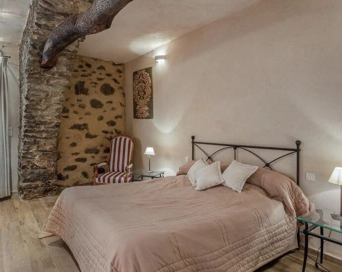 Proche Ile-Rousse, Villa 7 chambres, vue montagnes, piscine.