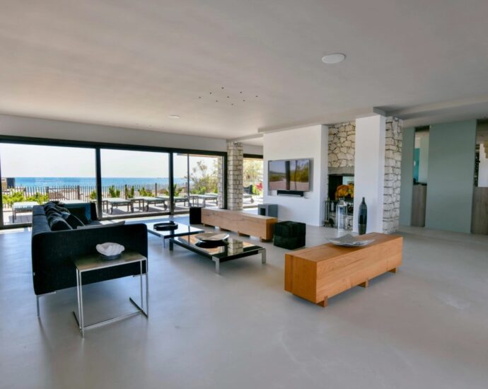 Porto Vecchio, Saint Cyprien, villa 5 chambres, pied dans l&rsquo;eau