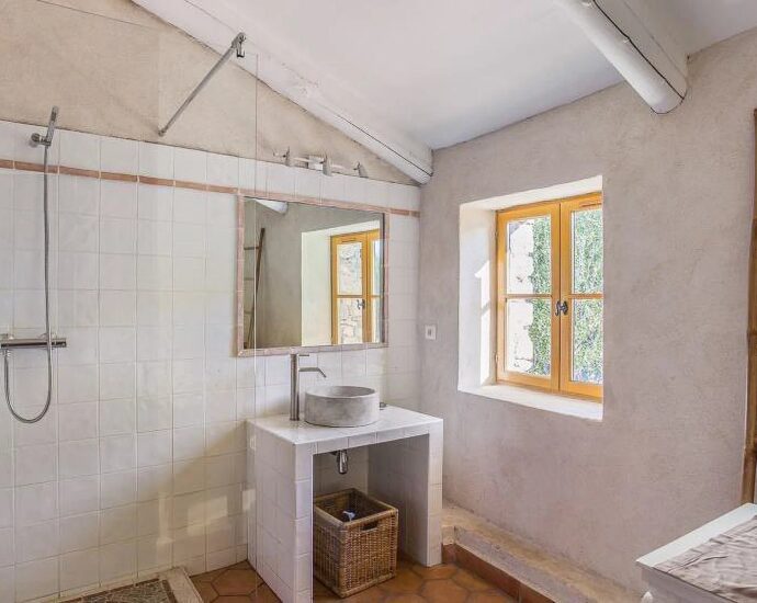 Proche Ile-Rousse, Villa 7 chambres, vue montagnes, piscine.