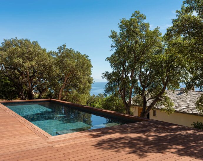 Erbalunga, Contemporary Villa, Panoramic Sea Views, 3 Bedrooms, Study, Pool, Near the Beach and Bastia