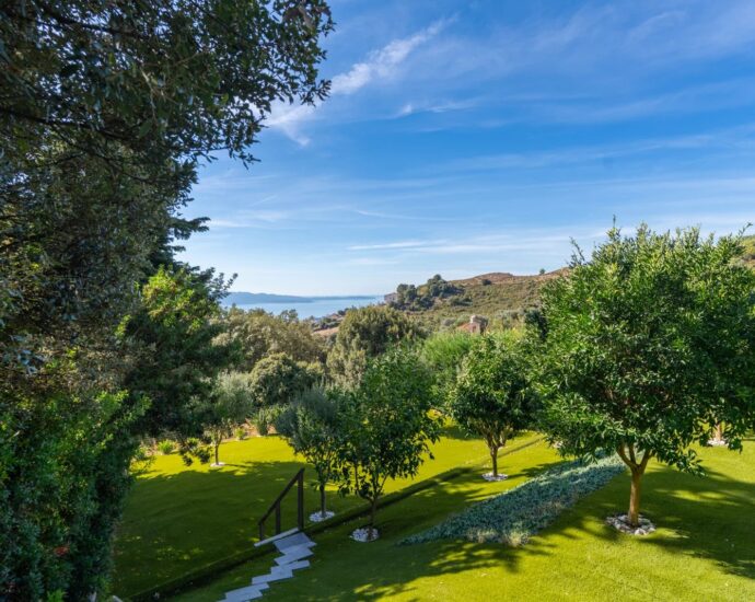 Ajaccio, Alata, Villa contemporaine avec vue mer panoramique, 5 chambres, piscine, proche Ajaccio