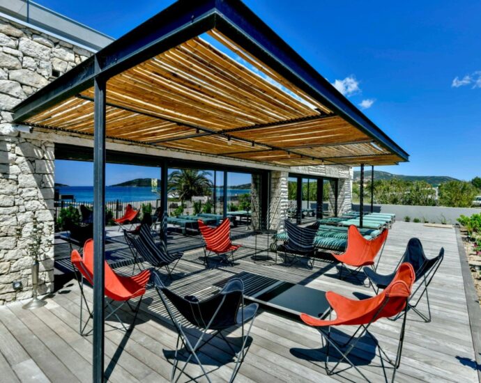 Porto Vecchio, Saint Cyprien, villa 5 chambres, pied dans l&rsquo;eau