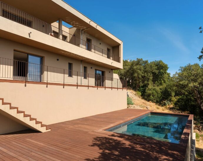 Erbalunga, Contemporary Villa, Panoramic Sea Views, 3 Bedrooms, Study, Pool, Near the Beach and Bastia